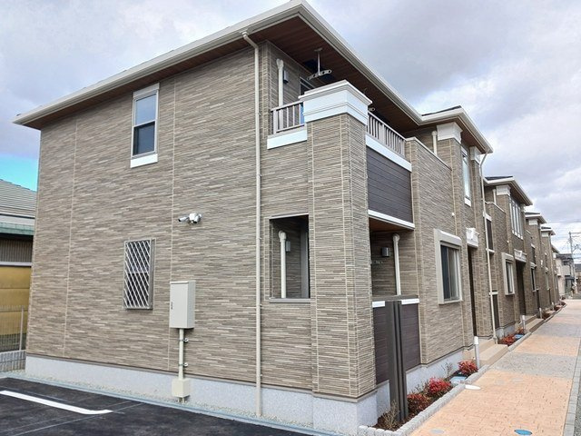 橿原市高殿町のアパート