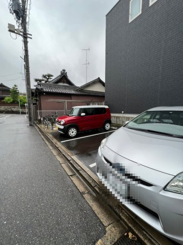 リブリ・御器所ザ・ファースト　名古屋市賃貸　仲介手数料無料の駐車場