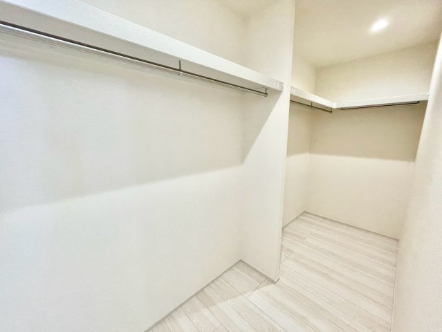 リーブルガーデン姫路市青山７期の収納|リビングにも大容量のウォークインクローゼットが付いております！
