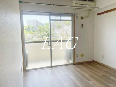 【居間・リビング】 | 百合ヶ丘ステーションテラス | 洋室のお部屋です。