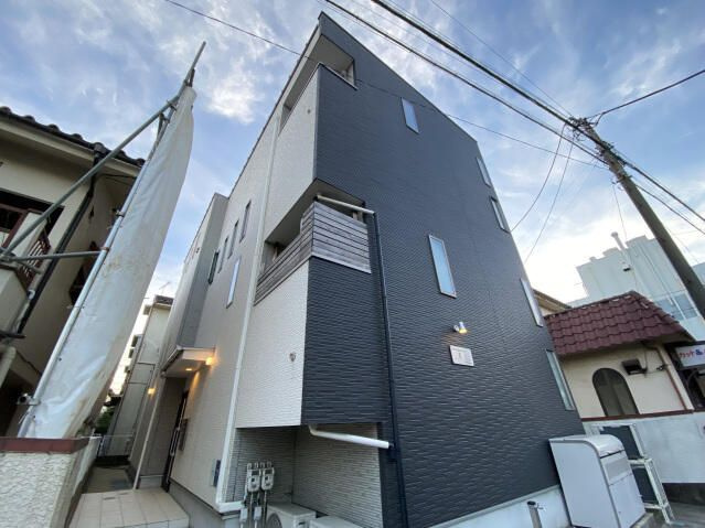 柏市根戸のアパートの外観