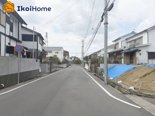 明石市松が丘5丁目　土地の前面道路含む現地写真|●年中無休：当日予約可●前面道路は南東側約6m、南西側約8.5mで広々しております！