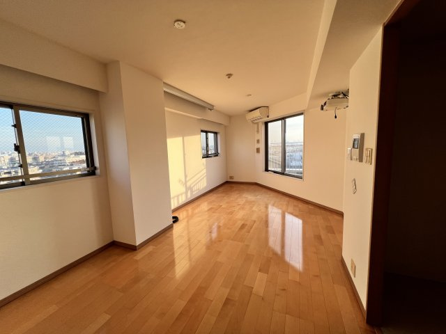 足立区西新井本町３丁目の賃貸マンション