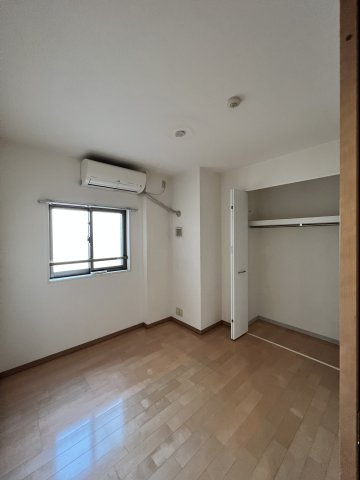 足立区西新井本町３丁目の賃貸マンションの洋室