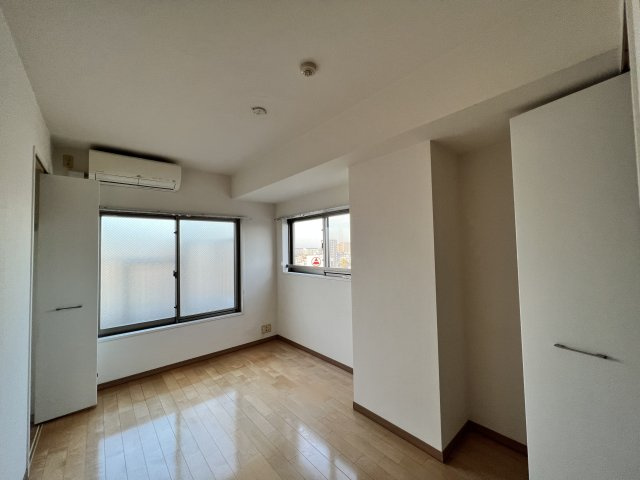 足立区西新井本町３丁目の賃貸マンションの洋室