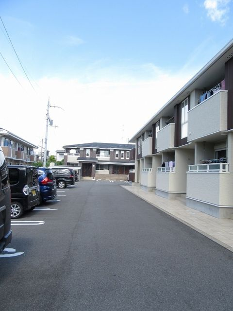 カルム　ＯＮＯ　壱番館の駐車場