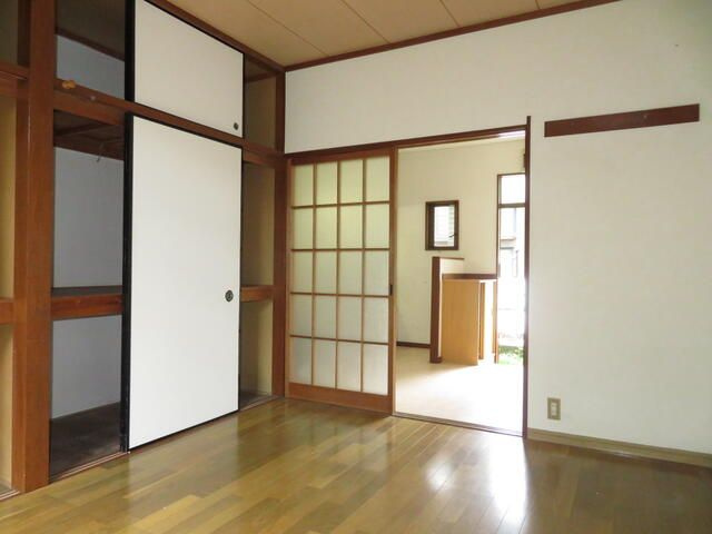 鎌倉市大船４丁目のアパートの居間・リビング
