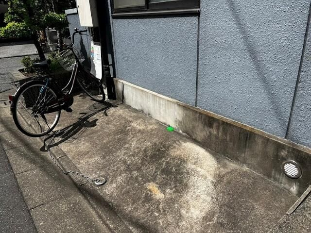 足立区本木北町の賃貸マンションのエントランス