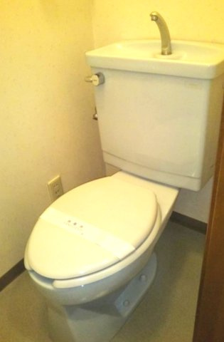 足立区本木北町の賃貸マンションのトイレ|※別部屋参考写真