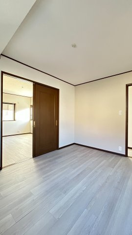 瑞穂町3丁目の洋室