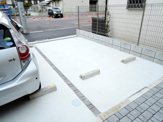 プルミエ京口の駐車場