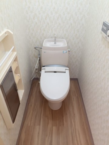 フラワーシックスのトイレ|落ち着いたトイレです
