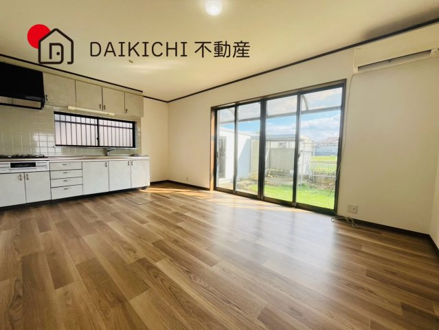【居間・リビング】 | 蓮田市大字閏戸　中古戸建
