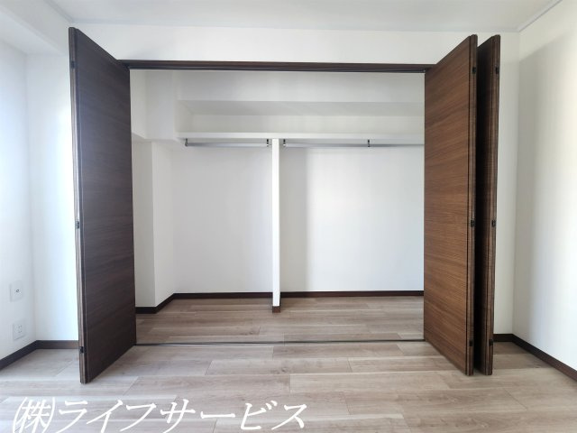 【収納】 | 淀川リバーサイドマンション | 洋室６帖／ワイドクローゼットあり！