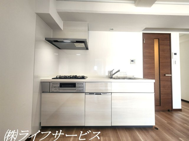 【キッチン】 | 淀川リバーサイドマンション | システムキッチン／ビルトイン食洗機搭載！