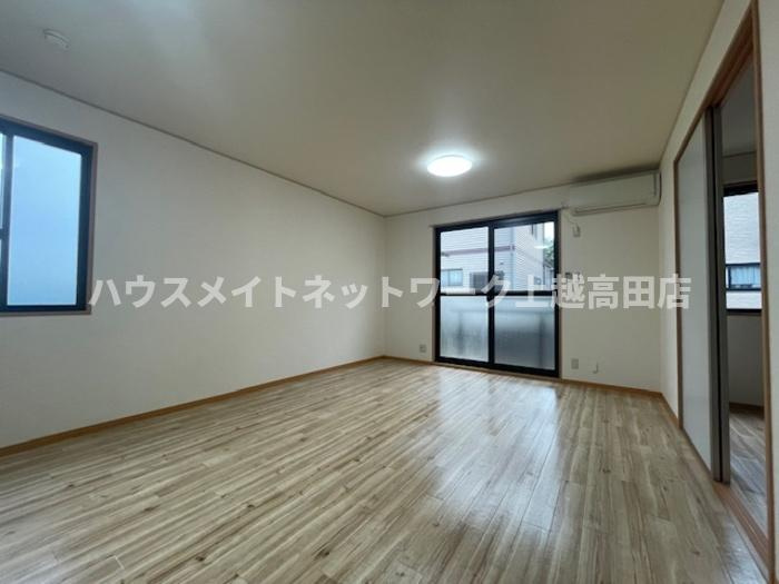 ヴューライラックの居間・リビング|LDK12帖