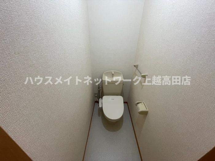 ヴューライラックのトイレ|温水洗浄暖房便座玄関