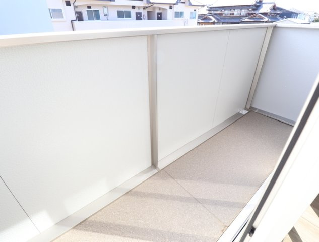 熊本市南区御幸笛田５丁目のアパートのバルコニー