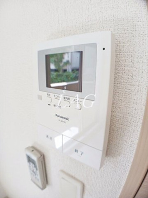 【セキュリティ】 | フォンテーヌ | モニター付きインターホンです。