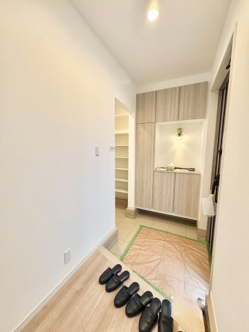 《仲介手数料半額》所沢市北秋津　全4棟　1号棟の玄関
