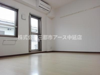 【居間・リビング】 | コンセール中延 | コンセール中延　は三都市アース中延店へお任せください！　ご内覧可能なお部屋は物件現地お待ち合わせご案内可能です！