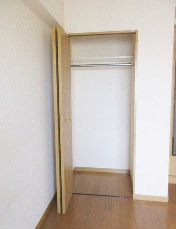 日神パレステージ三軒茶屋第2　分譲賃貸　室内洗濯機置場　オートロックの収納