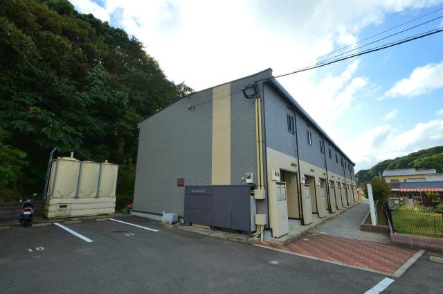 中間市深坂１丁目のアパートの外観
