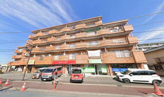 埼玉県春日部市大場　店舗付き一棟マンションの外観