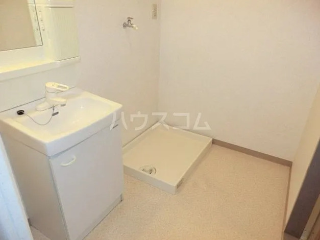 埼玉県春日部市大場　店舗付き一棟マンションの独立洗面台