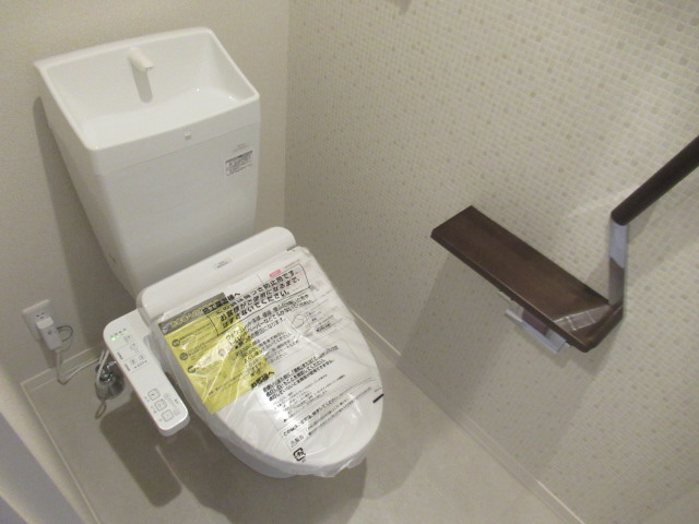 姫路市北条口４丁目の賃貸マンションのトイレ