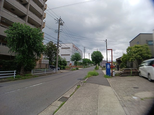 アヴォワール雅の周辺