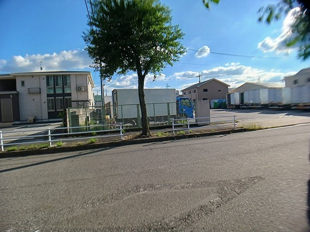 アヴォワール雅の周辺