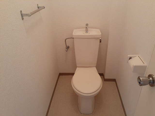 アヴォワール雅のトイレ|落ち着いたトイレです
