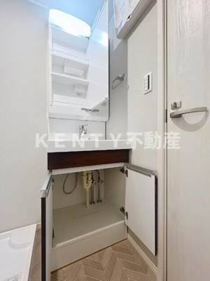 【洗面所】 | Ｐｉｅｒｒｅ　８　武蔵小山（ピエールエイト武蔵小山） | 脱衣スペースもあります