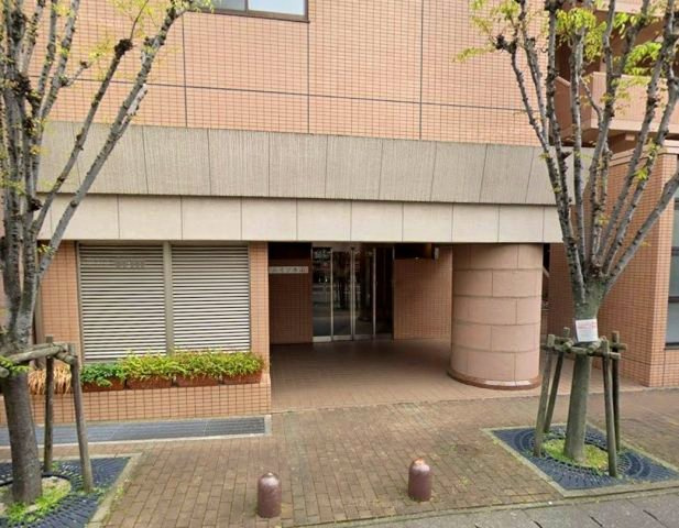 ハイツ本山のエントランス