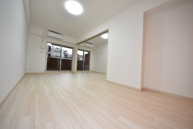 スプランディッド難波元町の居間・リビング
