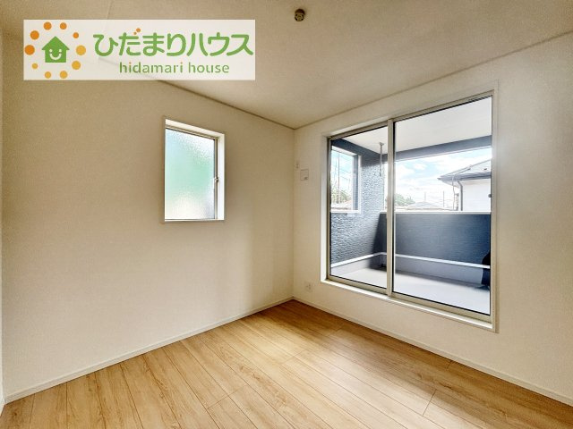 【洋室】 | つくばみらい市伊奈東第12　新築戸建 | 夏場に心地良いひんやり感はフローリングならでは☆彡