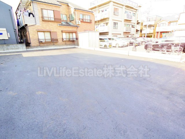 ル・スーリール田無の駐車場