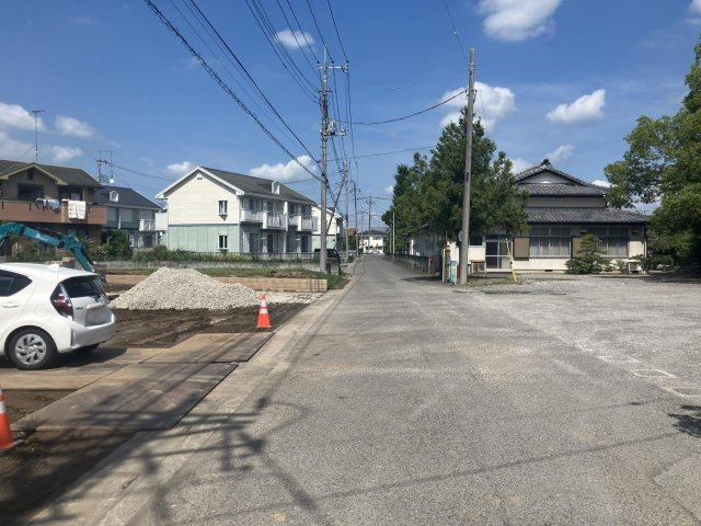 BLOOMING GARDEN　羽生市北2丁目の前面道路含む現地写真