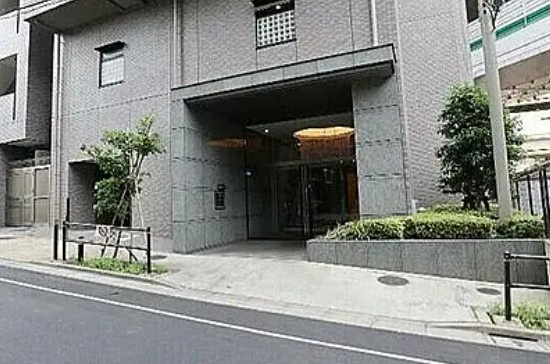 ルーブル板橋区役所前のエントランス