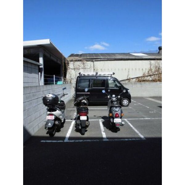 CITY SPIRE上新庄の駐車場