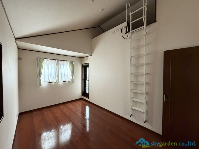 秦野市東田原　中古戸建の洋室