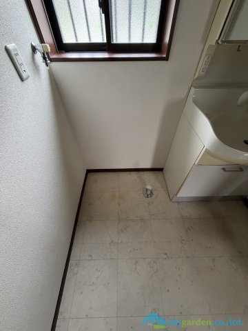 秦野市東田原　中古戸建のランドリースペース