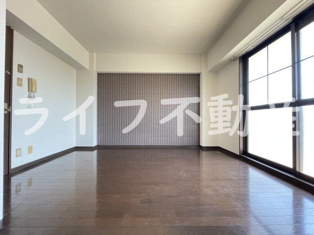 エイチ・ツー・オー新町Ⅰの居間・リビング|こちらの居間で趣味の時間をお楽しみください