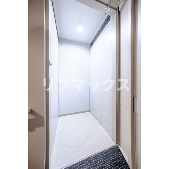 【玄関】Ｍ．Ｍ．ＴＯＷＥＲＳ　ＦＯＲＥＳＩＳ‐Ｌ