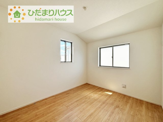 【洋室】 | つくばみらい市富士見ヶ丘３丁目26番　新築戸建　B号棟 | 洋室は高い天井のゆったりとした空間を演出(^^)/