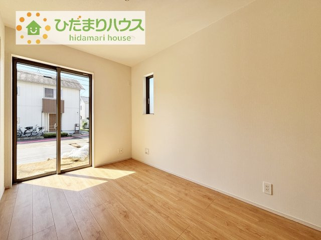 【洋室】 | つくばみらい市富士見ヶ丘３丁目26番　新築戸建　B号棟 | リビングと洋室が続き間設計ですので、大空間を演出できます(^O^)