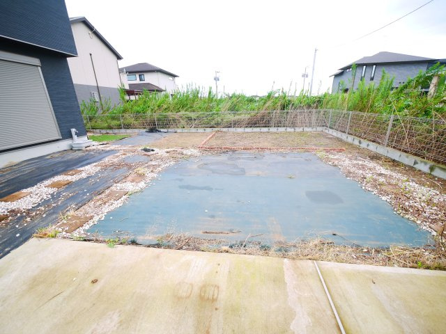 八街市朝日　中古戸建の庭|令和5年3月築敷地約66坪オール電化 太陽光発電パネル駐車4台分スペーススーパーカスミ徒歩約16分 
