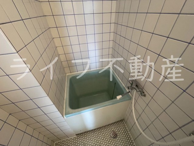 石切パークサイドマンションの浴室|きれいなお風呂です