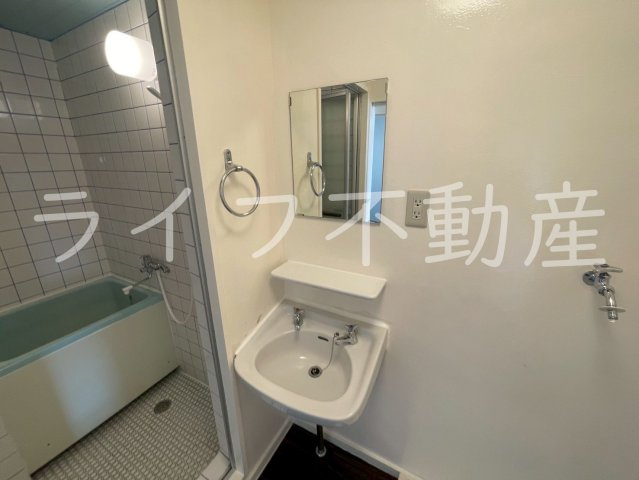 石切パークサイドマンションの独立洗面台|使いやすい独立洗面台です